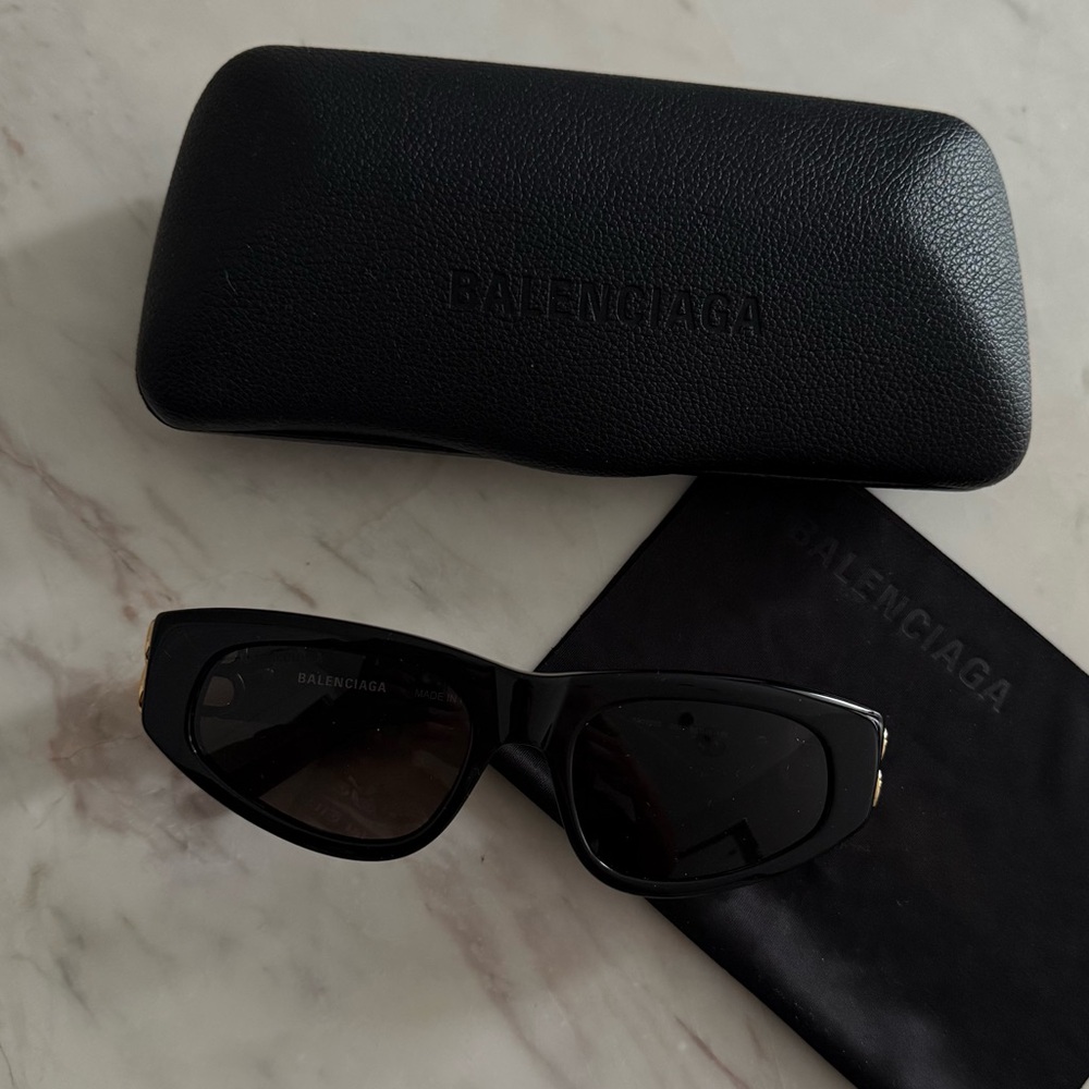 Authentic Balenciaga Black Dynasty D-Frame Sunglasses BB0095S - Picture 3 of 12